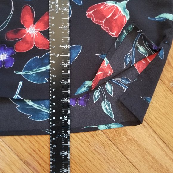 c & e floral tank blouse M - Picture 8 of 8